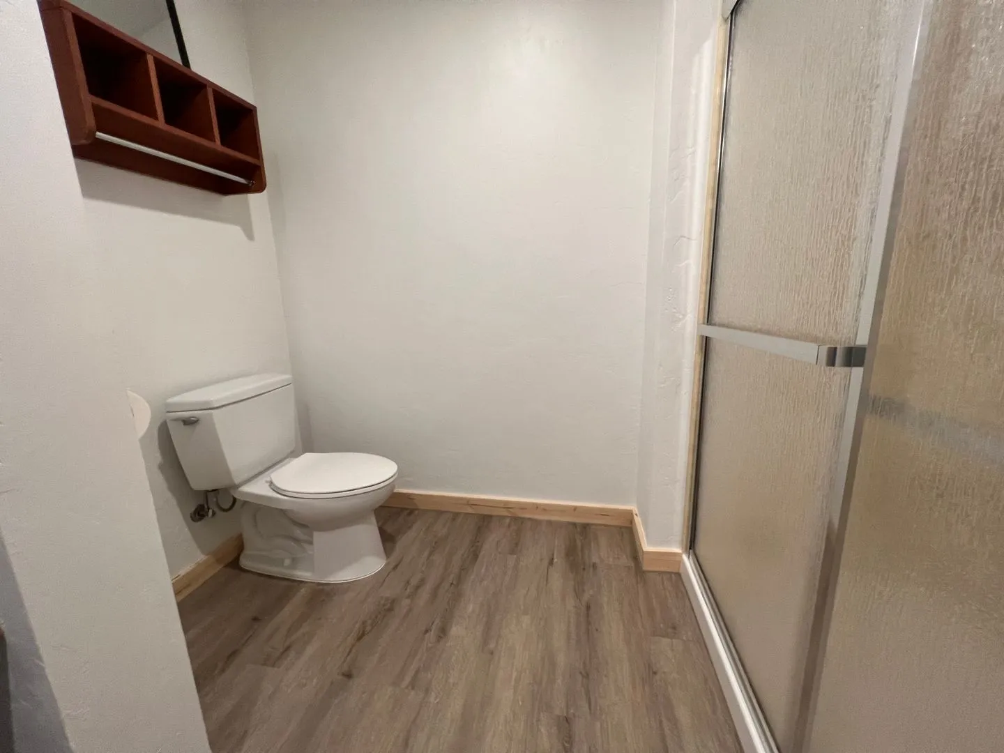 Large Studio Apartment - Stretch out, Settle in! All Utilities & Internet Included. - Photo 2