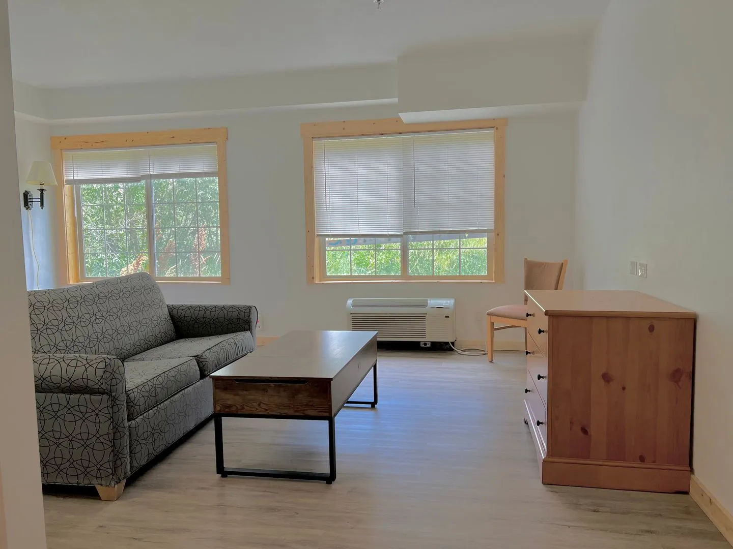 Large Studio Apartment - Stretch out, Settle in! All Utilities & Internet Included. - Photo 4