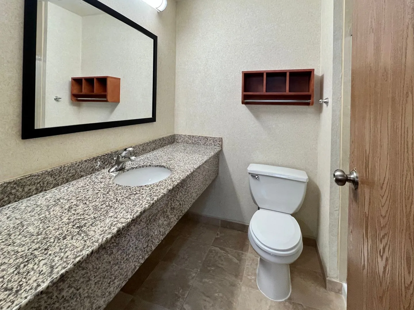 One Bedroom Apartment - One bed, all the benefits. All Utilities & Internet included. - Photo 3