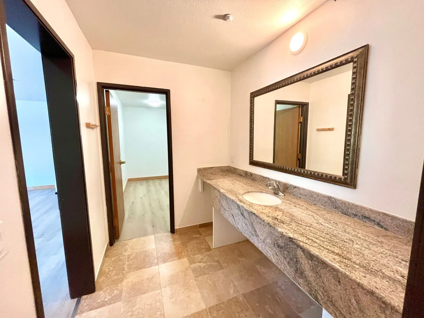 Loft Apartment - Large Living in Steamboat! All Utilities & Internet Included. - Photo 2