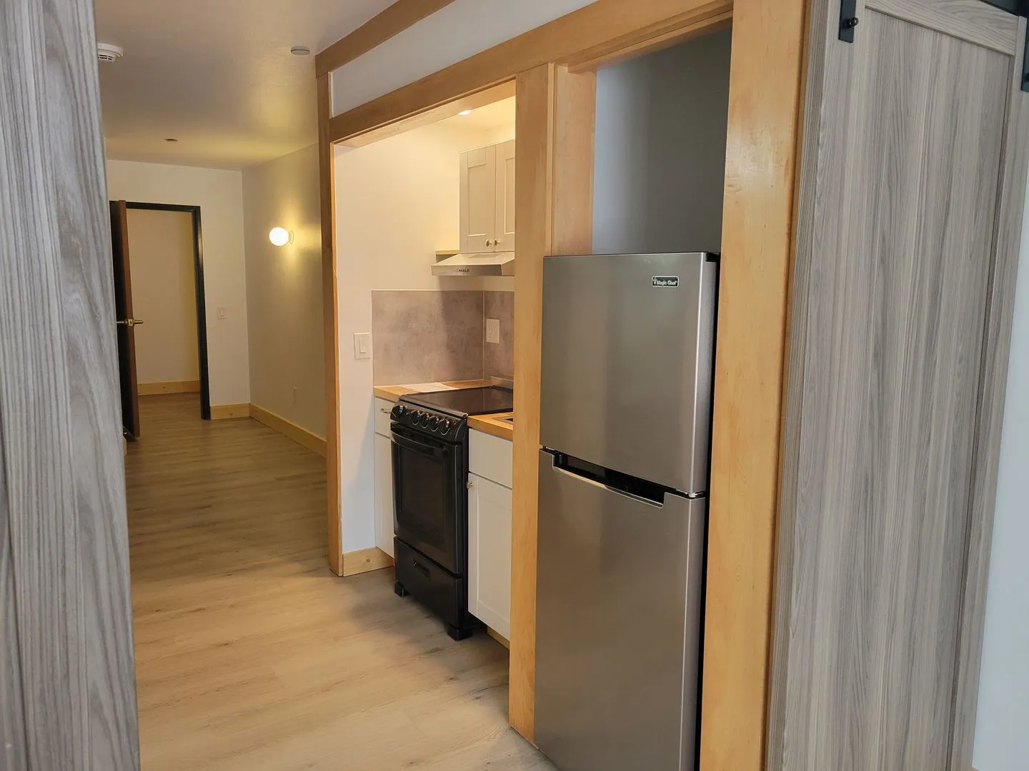 One Bedroom Apartment - One bed, all the benefits. All Utilities & Internet included.