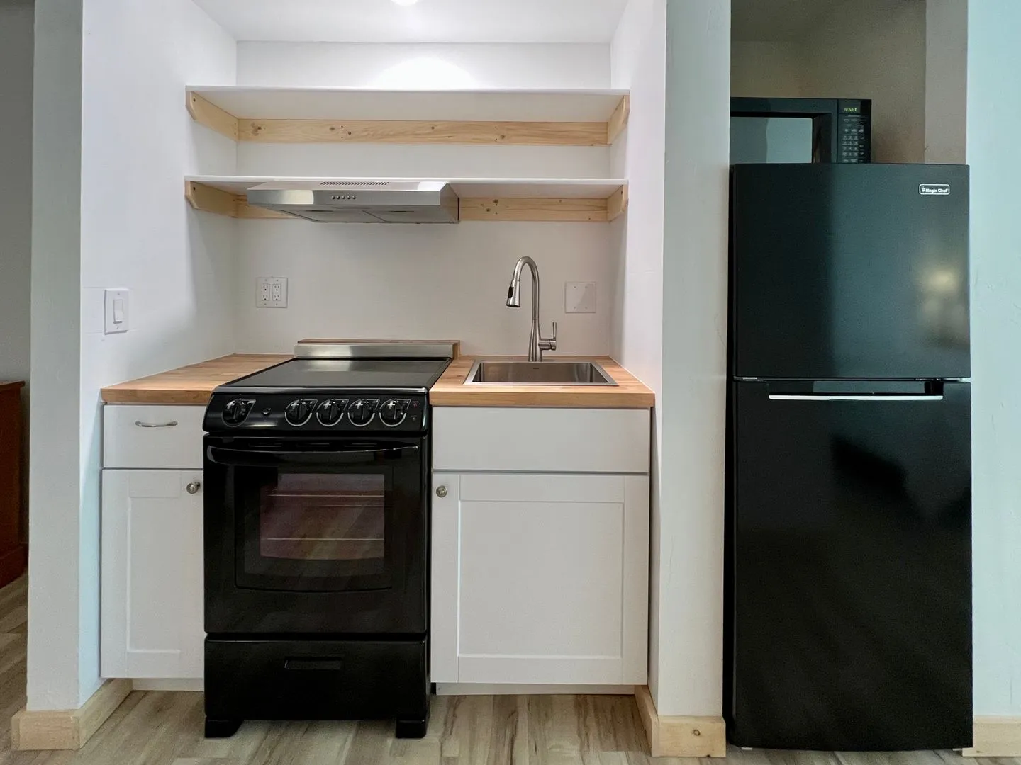 One Bedroom Apartment - One bed, all the benefits. All Utilities & Internet included. - Photo 4
