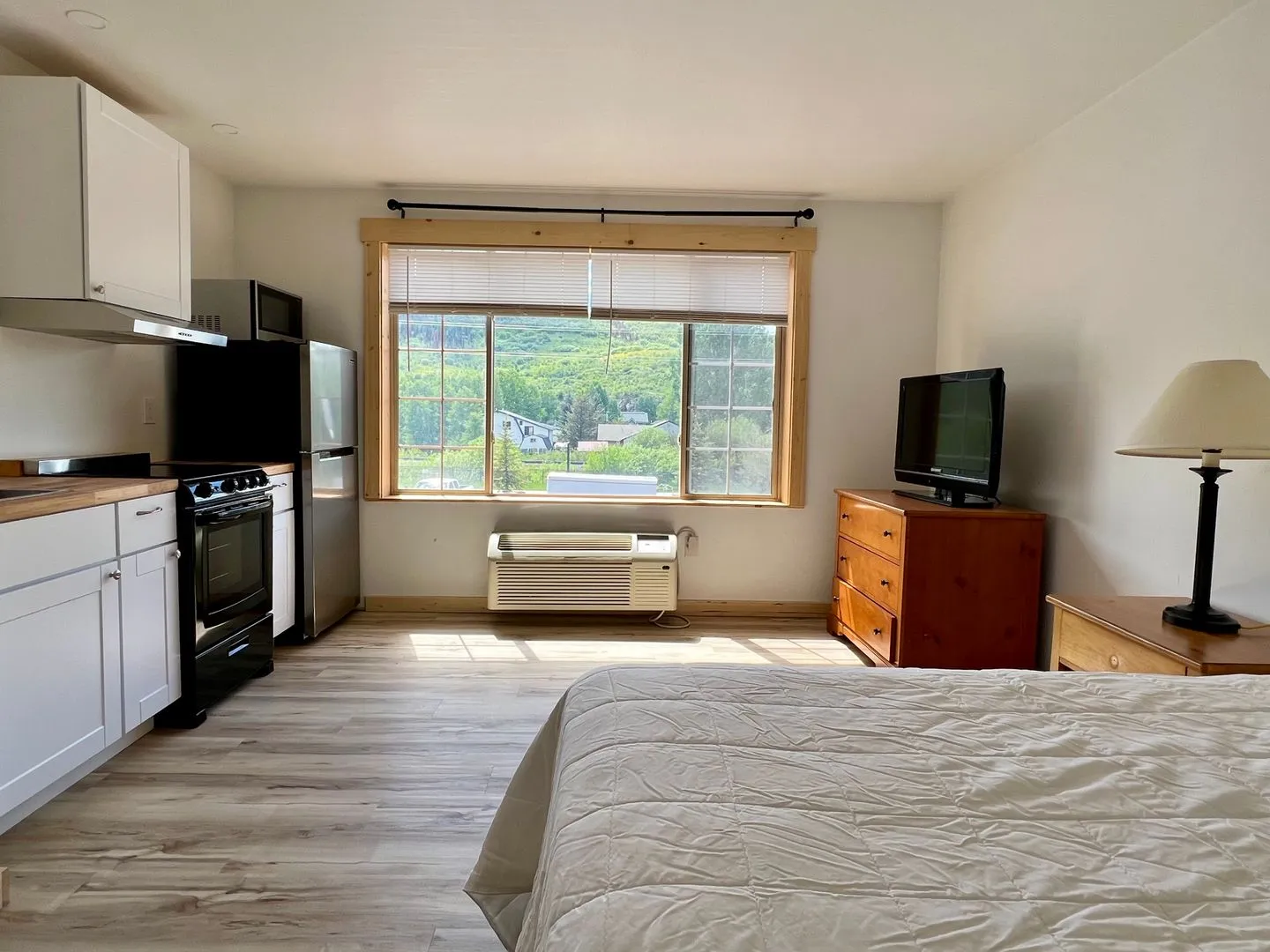 Medium Studio Apartment - Room to breathe, steps to fun. All Utilities & Internet Included.