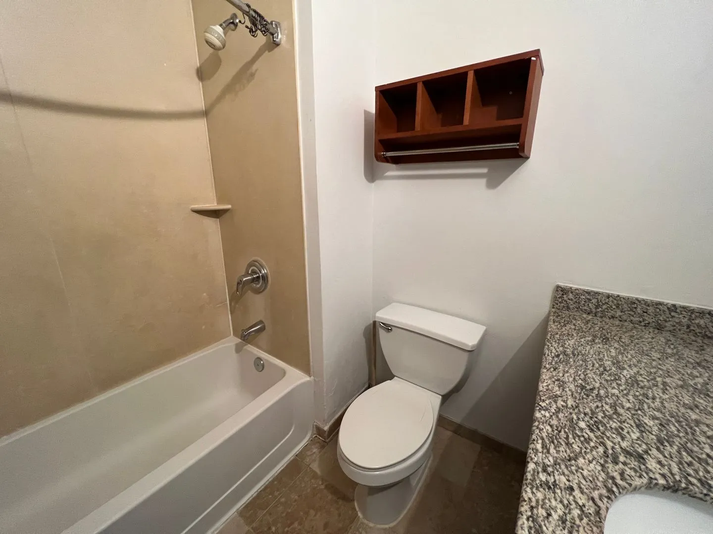 Medium Studio Apartment - Room to breathe, steps to fun. All Utilities & Internet Included. - Photo 3