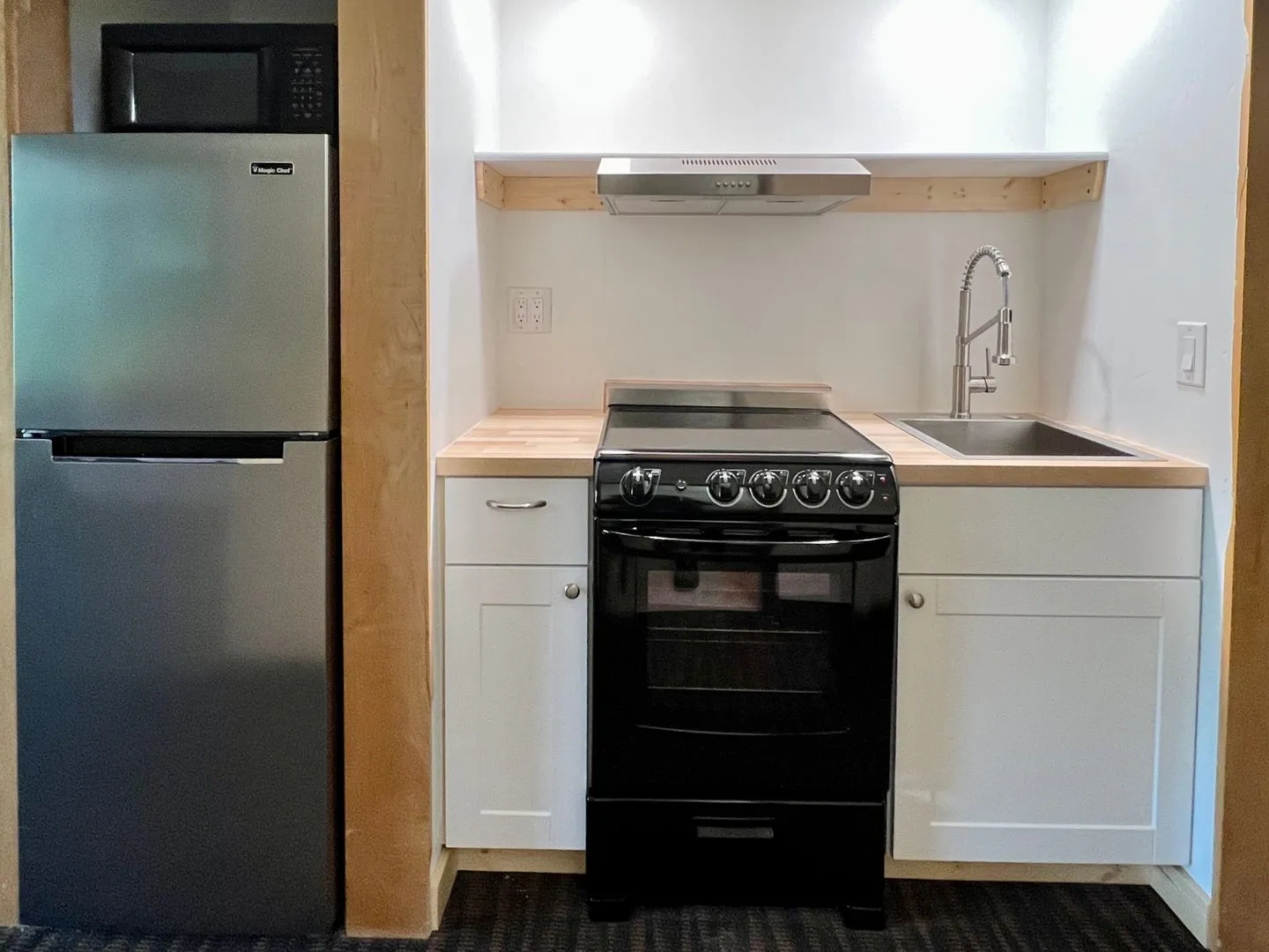 One Bedroom Apartment - One bed, all the benefits. All Utilities & Internet included.